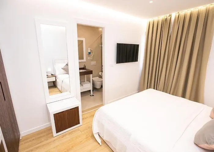 Elior Hotel 3*